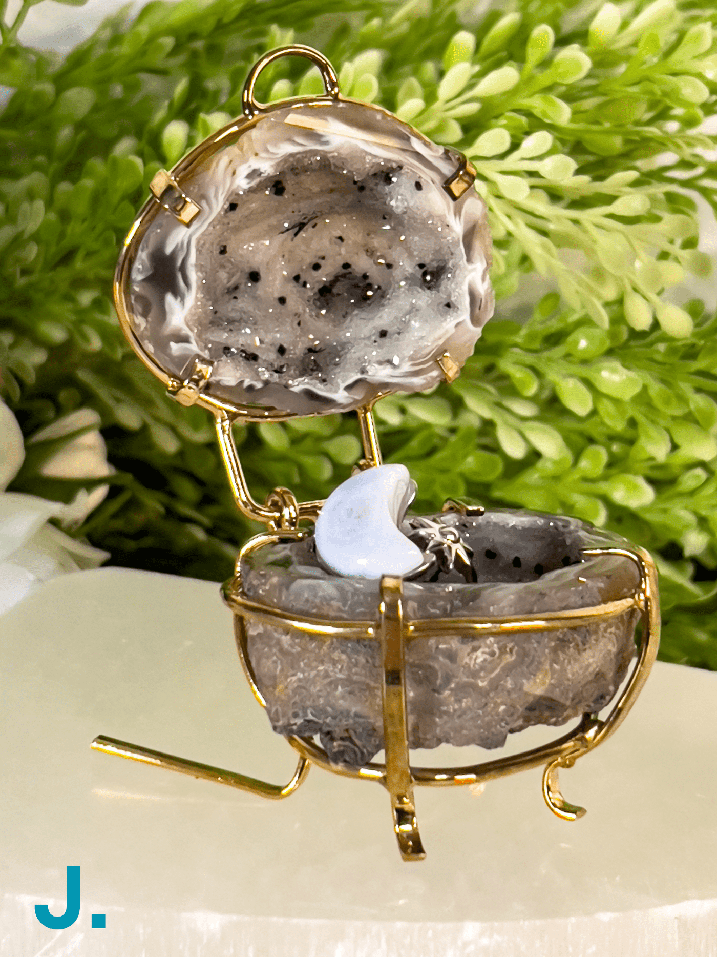 GEODE TRINKET / RING  HOLDER Revive In Style Vintage Furniture Painted Refinished Redesign Beautiful One of a Kind Artistic Antique Unique Home Decor Interior Design French Country Shabby Chic Cottage Farmhouse Grandmillenial Coastal Chalk Paint Metallic Glam Eclectic Quality Dovetailed Rustic Furniture Painter Pinterest Bedroom Living Room Entryway Kitchen Home Trends House Styles Decorating ideas