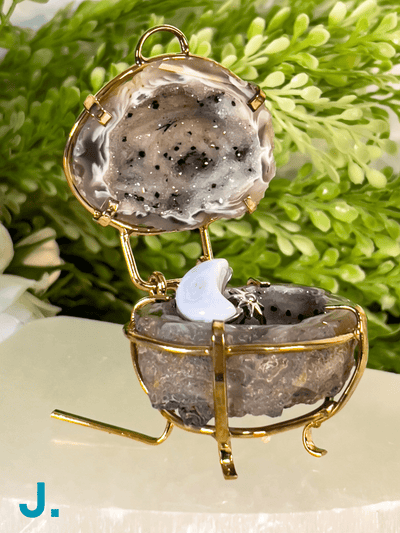 GEODE TRINKET / RING  HOLDER Revive In Style Vintage Furniture Painted Refinished Redesign Beautiful One of a Kind Artistic Antique Unique Home Decor Interior Design French Country Shabby Chic Cottage Farmhouse Grandmillenial Coastal Chalk Paint Metallic Glam Eclectic Quality Dovetailed Rustic Furniture Painter Pinterest Bedroom Living Room Entryway Kitchen Home Trends House Styles Decorating ideas