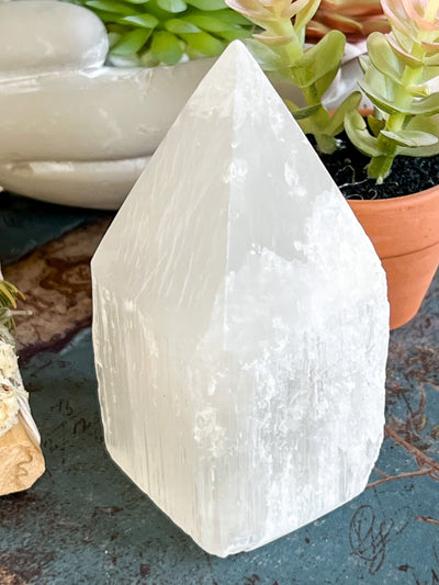 SELENITE COLLECTION: Bowls, Towers and Points Revive In Style Vintage Furniture Painted Refinished Redesign Beautiful One of a Kind Artistic Antique Unique Home Decor Interior Design French Country Shabby Chic Cottage Farmhouse Grandmillenial Coastal Chalk Paint Metallic Glam Eclectic Quality Dovetailed Rustic Furniture Painter Pinterest Bedroom Living Room Entryway Kitchen Home Trends House Styles Decorating ideas